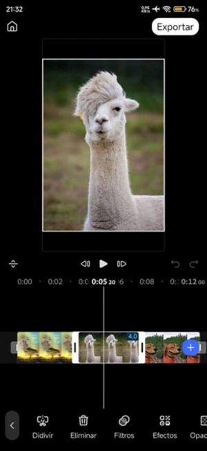 Cronología móvil de Premiere Rush con un clip de vídeo importado seleccionado, mostrando las opciones Dividir, Eliminar, Filtros y Efectos.