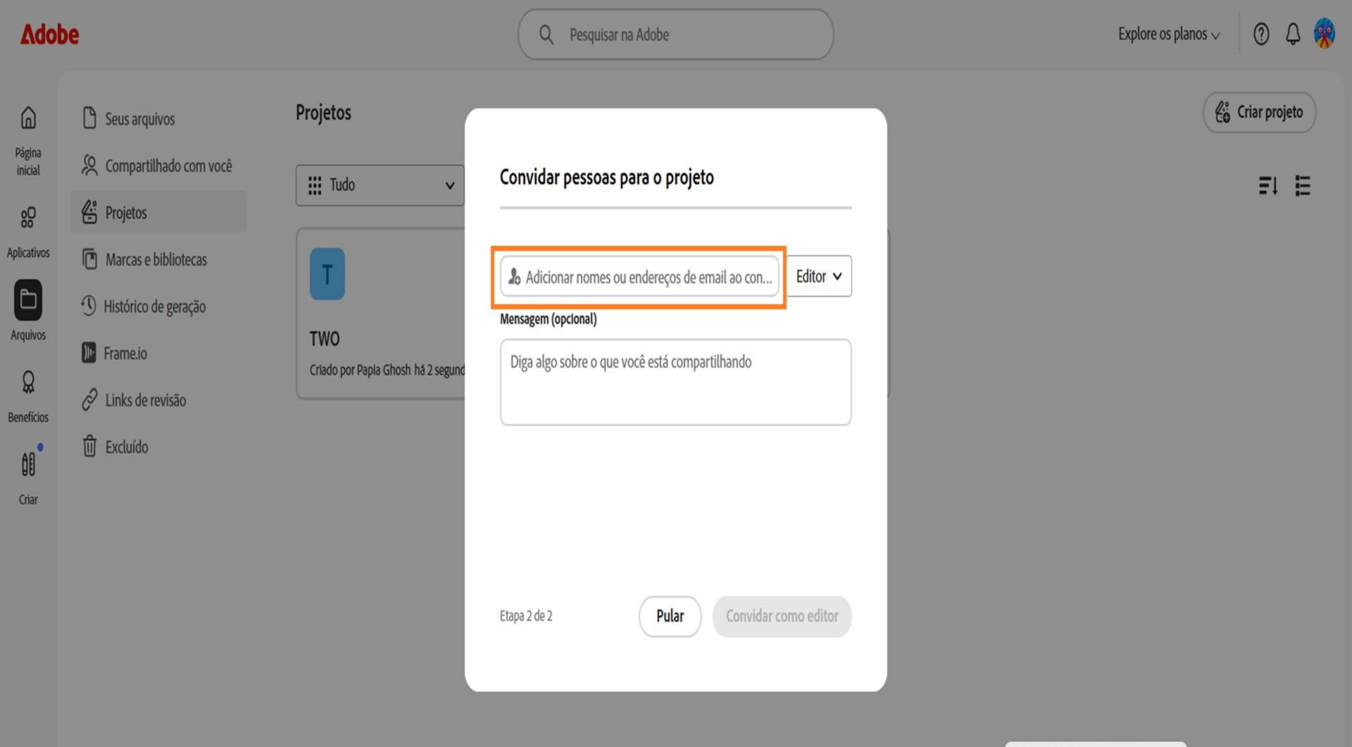 O espaço para adicionar pessoas ou grupos, destacado no diálogo, permite compartilhar o projeto com outras pessoas. 