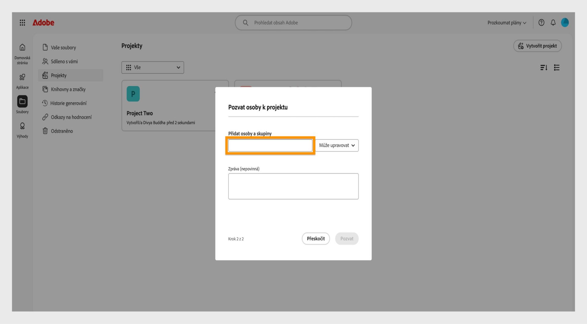 Prostor pro přidání lidí nebo skupin, zvýrazněný v dialogovém okně, vám umožňuje sdílet projekt s ostatními. 