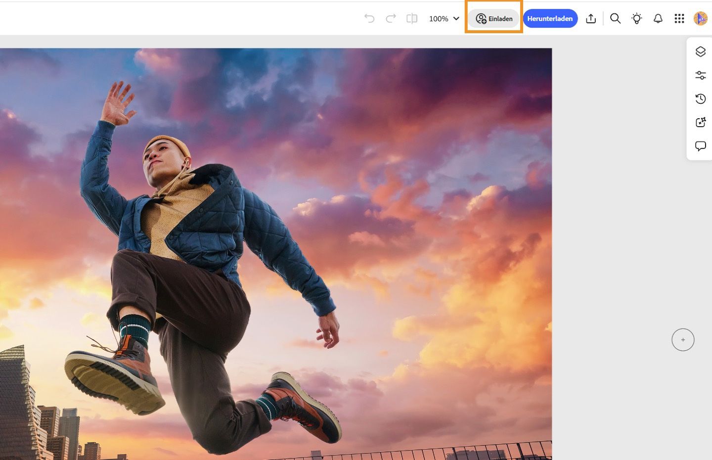Eine leere Arbeitsfläche in Photoshop Web wird mit hervorgehobener Schaltfläche „Einladen“ angezeigt, die zum Einladen von Stakeholdern für gemeinsames Bearbeiten von Dokumenten verwendet wird.