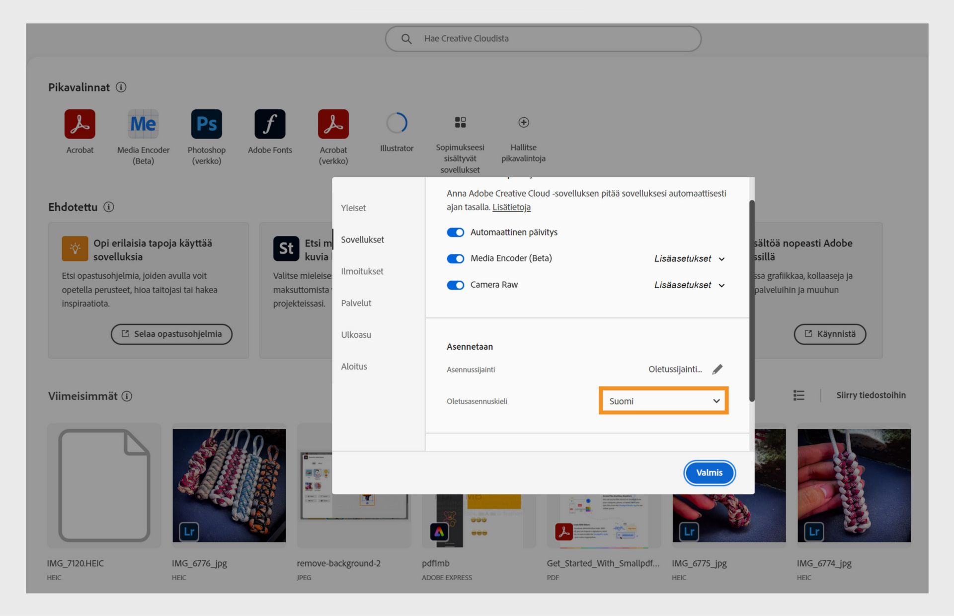 Adobe Creative Cloud -asetusikkuna, jossa näkyy vaihtoehdot Creative Cloud -tietokonesovelluksen kielen ja oletusasennuskielen valitsemiseen, englanti valittuna.