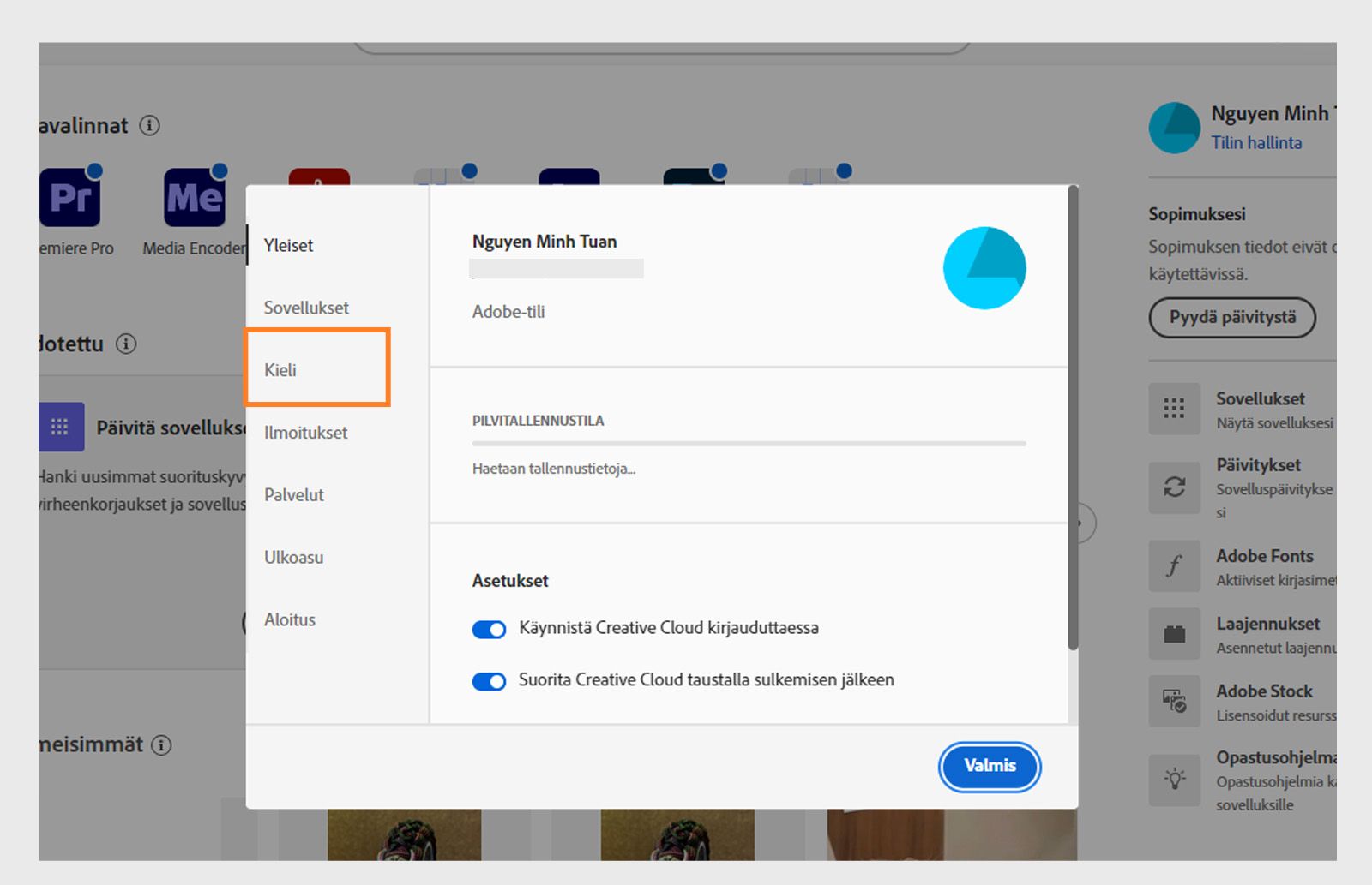 Adobe Creative Cloud -asetusten paneeli on auki ”Kieli”-välilehdellä, jossa korostuu vaihtoehto asettaa sovellusten oletusasennuskieli.