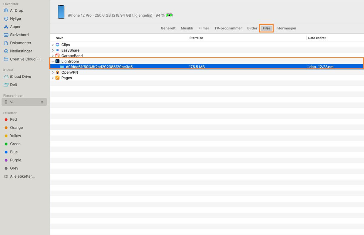 iOS-enhet koblet til en Mac-enhet for filgjenoppretting