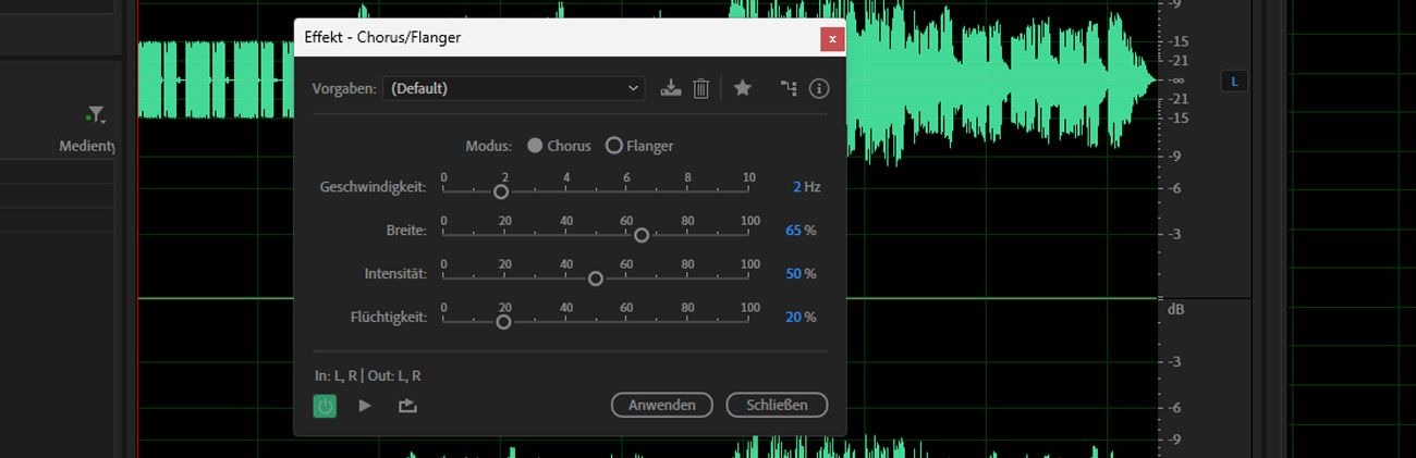 Das Chorus/Flanger-Effekt-Dialogfeld ist geöffnet, und options wie Speed, Width, Intensity und Transience stehen zur Verfügung, um den ausgewählten Audio-Clip anzupassen.