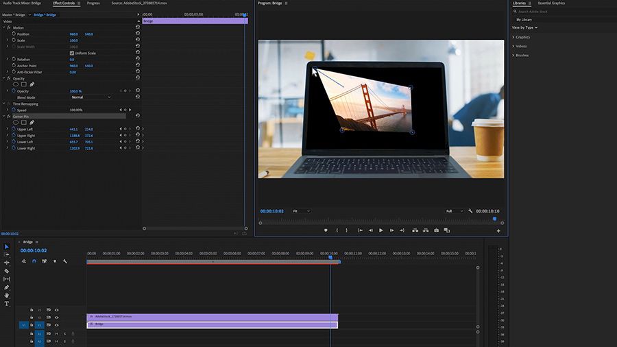 Adobe Premiere Proデスクトップのスクリーンショット、編集者がMacBook Proのスクリーン上に合成したゴールデンゲートブリッジの画像の右下にコーナーピンを再配置している