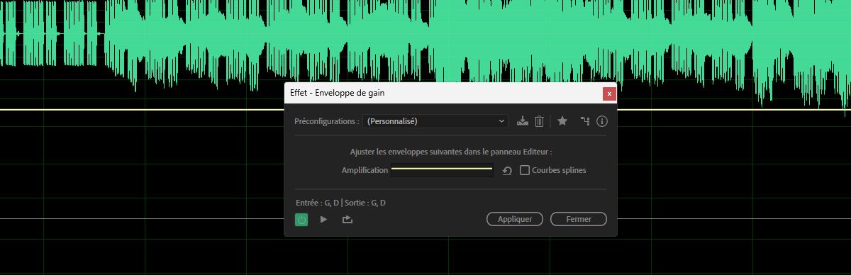 La boîte de dialogue de l'effet Enveloppe du gain est ouverte et les paramètres sont disponibles pour amplifier ou réduire l'amplitude dans le temps.