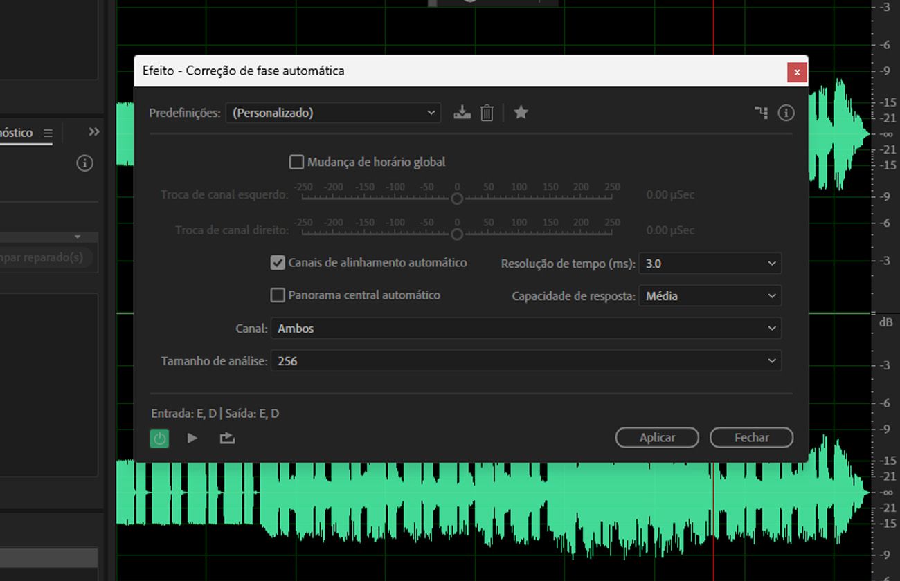 A caixa de diálogo do efeito “Correção automática de fase” está aberta, com opções como “Mudança de tempo global”, “Alinhar canais automaticamente” e “Movimentação central automática” disponíveis para uso.
