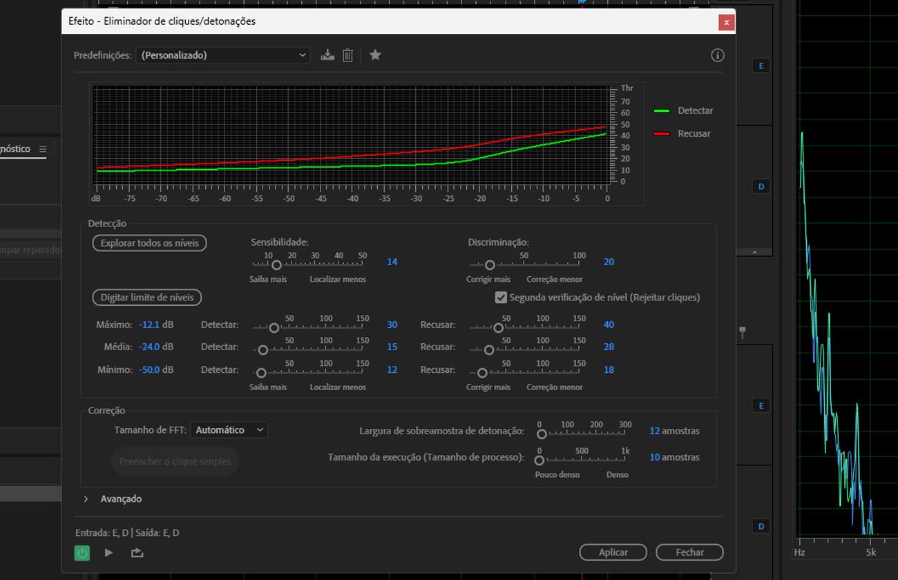 A caixa de diálogo do efeito “Eliminador de cliques/estalos” está aberta, com opções como “Sensibilidade”, “Discriminação” e “Verificar todos os níveis” disponíveis para uso.