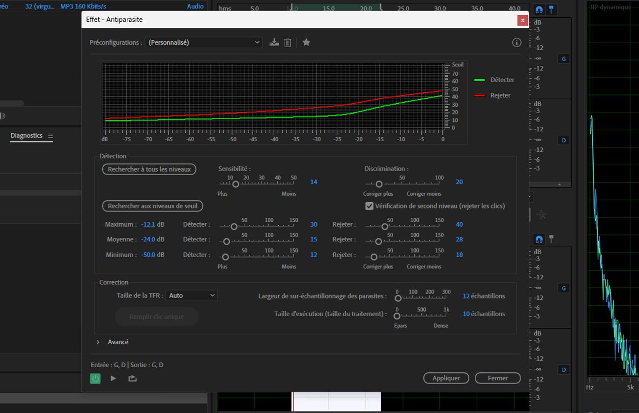 La boîte de dialogue de l’effet Éliminateur de clics/pops est ouverte, et des options telles que Sensibilité, Discrimination et Analyser tous les niveaux sont disponibles.