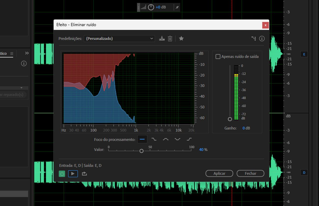 A caixa de diálogo do efeito DeNoise está aberta e há controles para reduzir ou remover completamente o ruído do arquivo de áudio.
