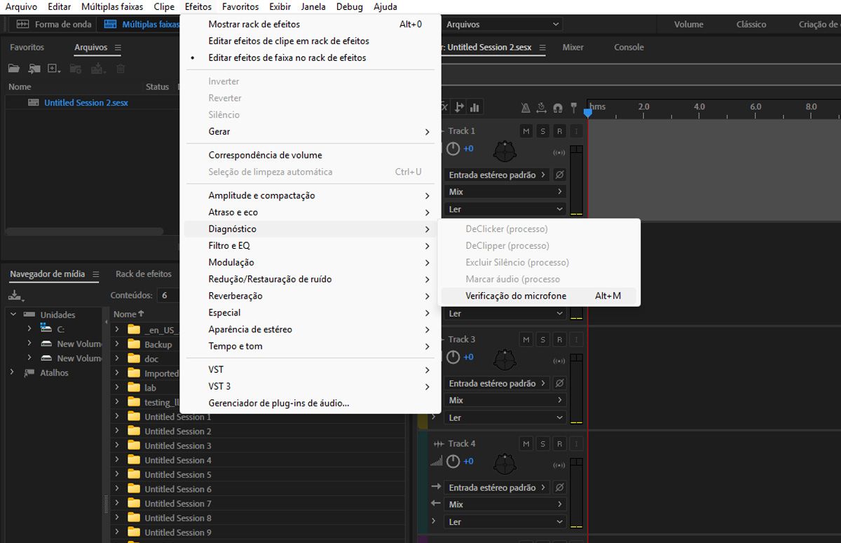 O menu Efeitos é aberto e a opção Verificação de microfone é selecionada em Diagnóstico.