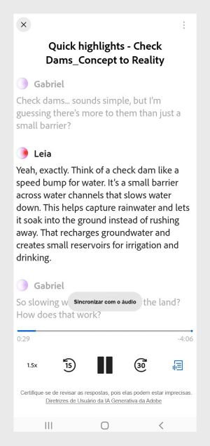O podcast no Acrobat para dispositivos móveis mostra as opções de controle de reprodução e a transcrição completa sincronizada com o áudio.