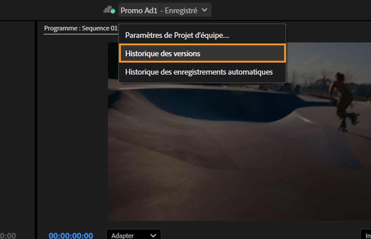 Copie d’écran montrant le menu avec les paramètres Team Projects, l’historique des versions et l’historique d’enregistrement automatique, accessibles depuis la barre d’en-tête de Premiere Pro.