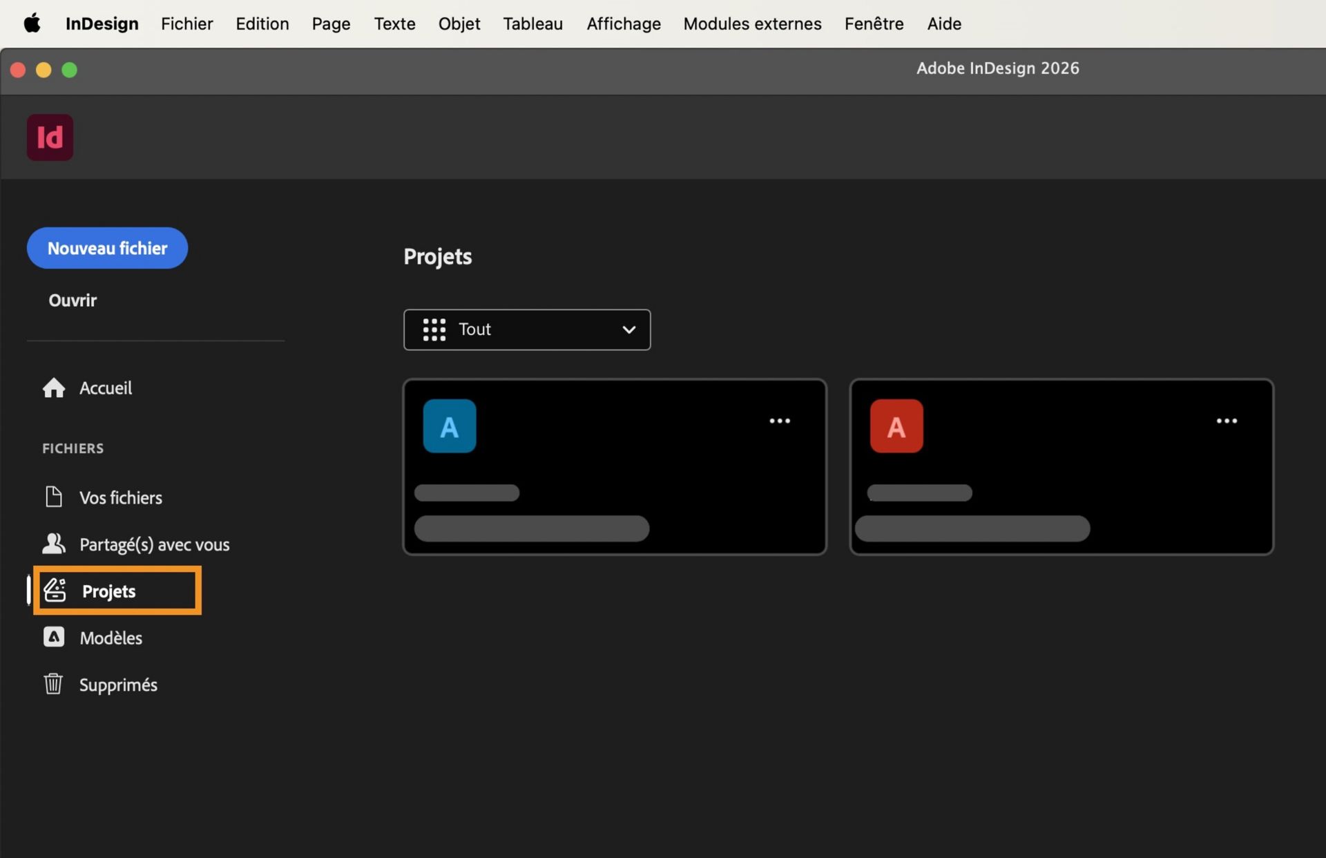 Espace de travail Projets d’InDesign affichant la barre latérale gauche avec des options telles que Nouveau fichier, Ouvrir, Accueil, Vos fichiers, Partagé avec vous, Projets, Modèles et Supprimés. La zone principale affiche des cartes de projet qui sont floues. 