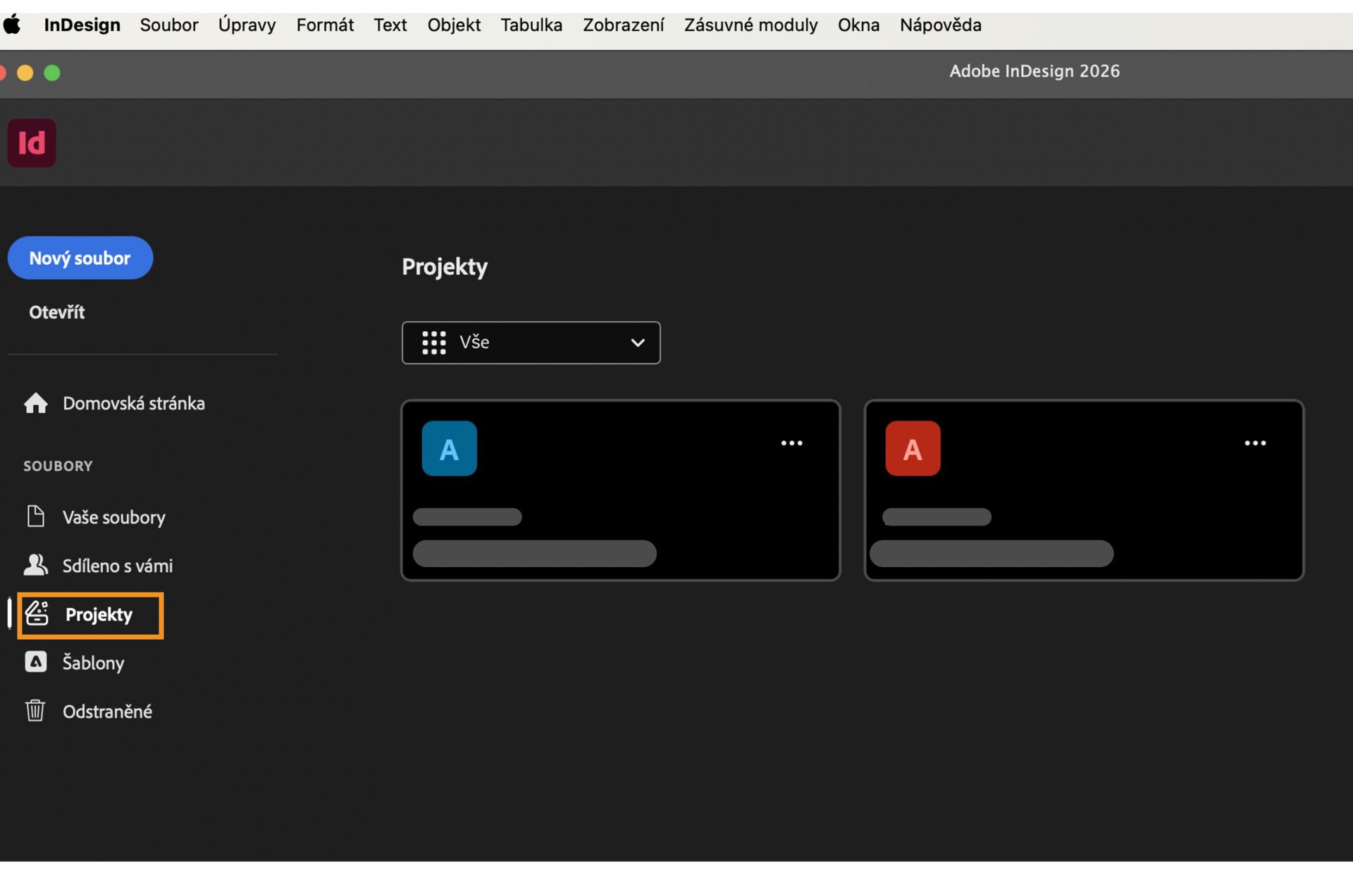 Pracovní plocha Projekty v InDesign zobrazující levý postranní panel s možnostmi jako Nový soubor, Otevřít, Domů, Vaše soubory, Sdíleno s vámi, Projekty, Šablony a Odstraněno.Hlavní oblast zobrazuje rozmazané karty projektů. 