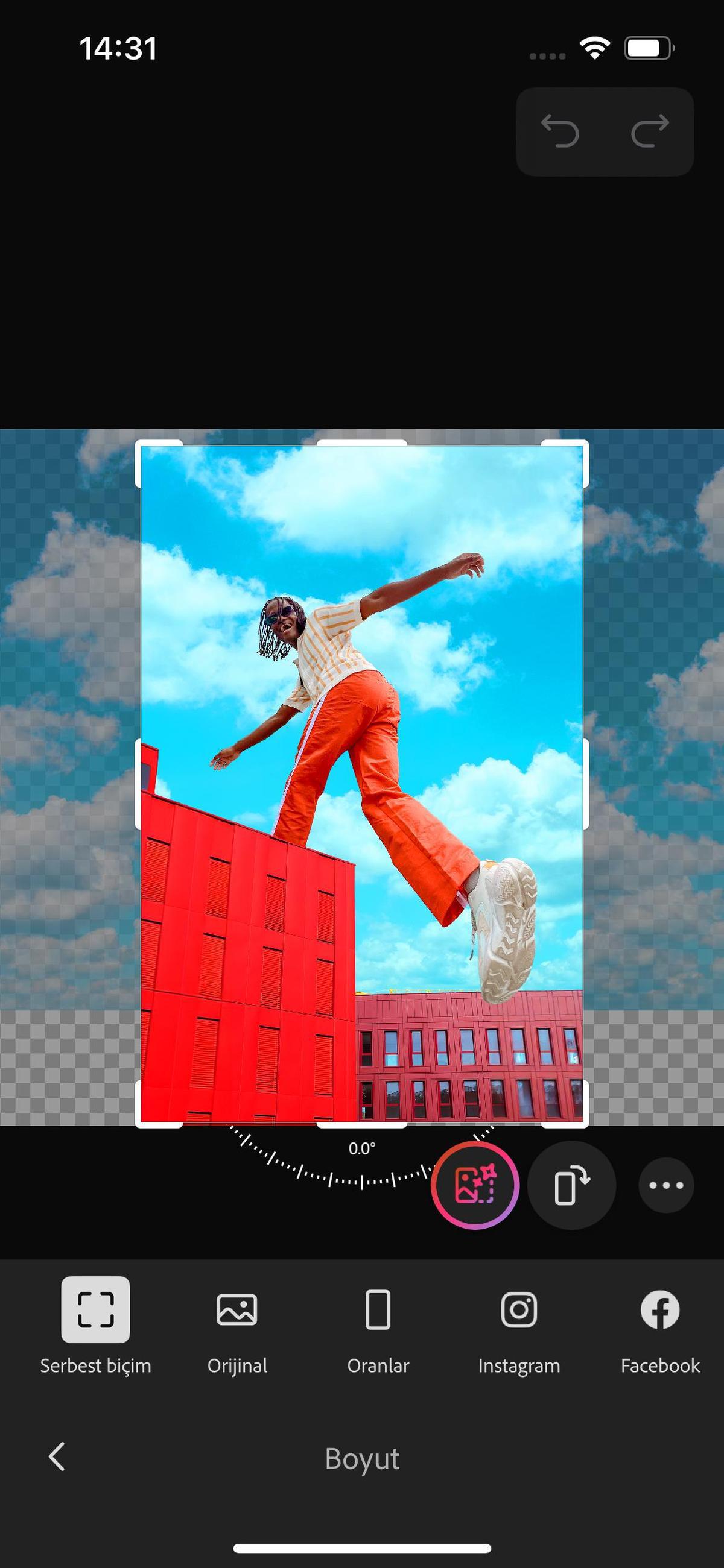 Üretken Genişletme'yi kullanarak yeni içerik eklemek için boyutu ayarlama ve tuvali genişletme seçeneklerini gösteren boyut paneli açılır.