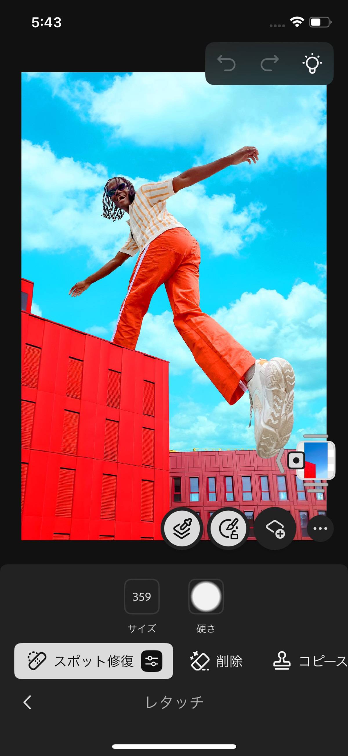 レタッチパネルが開かれ、スポット削除、比較（明）、比較（暗）などのオプションが紹介されています。