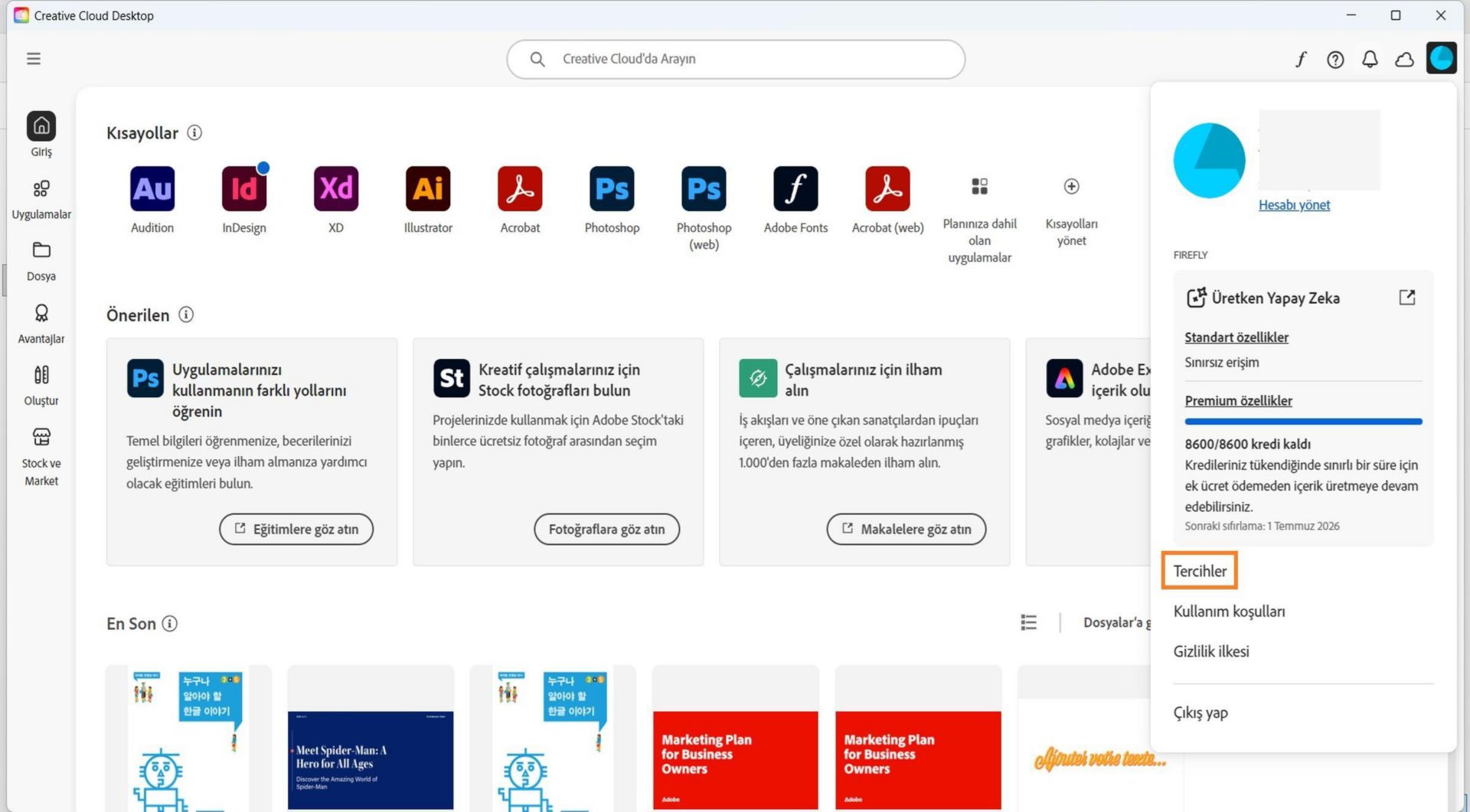 Hesap açılır menüsünde Tercihler, Çıkış Yap ve Adobe Hesabı gibi seçenekler gösterilir. 