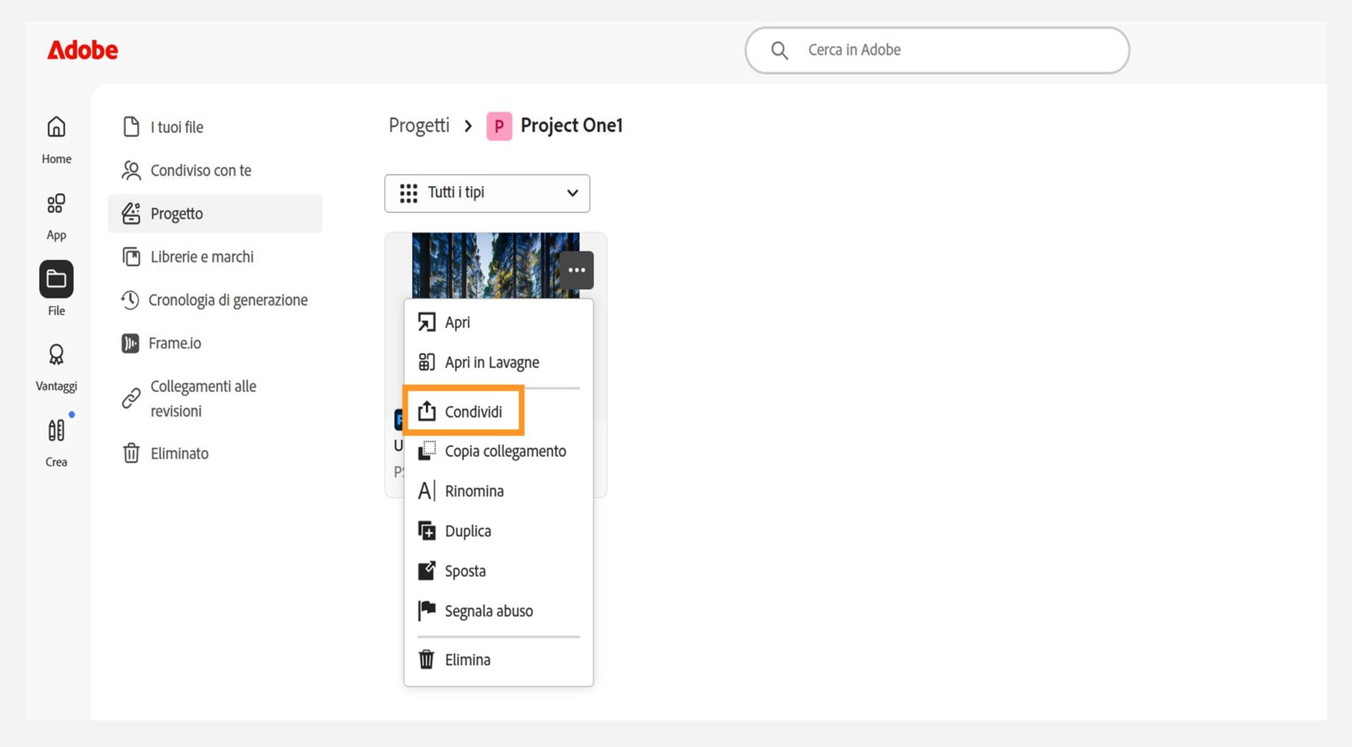 Interfaccia di Adobe che mostra un elenco di progetti. Il menu a discesa accanto alla miniatura di un progetto mostra l'opzione "Condividi", indicando dove gli utenti possono gestire le impostazioni di condivisione.