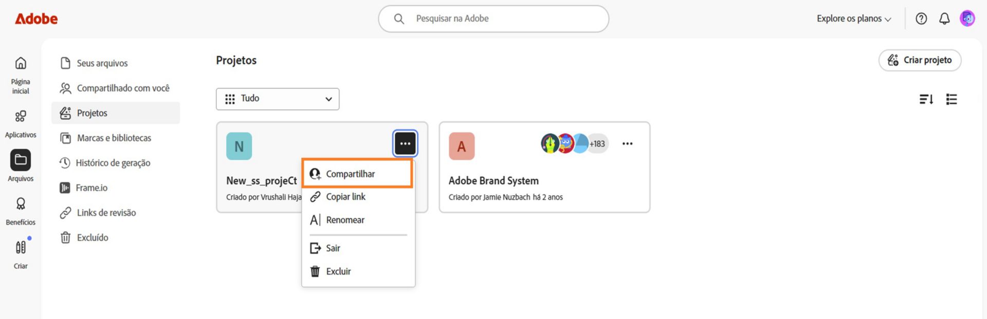 Interface da Adobe Creative Cloud exibindo um menu suspenso com opções para compartilhar, copiar link, renomear, deixar ou excluir.