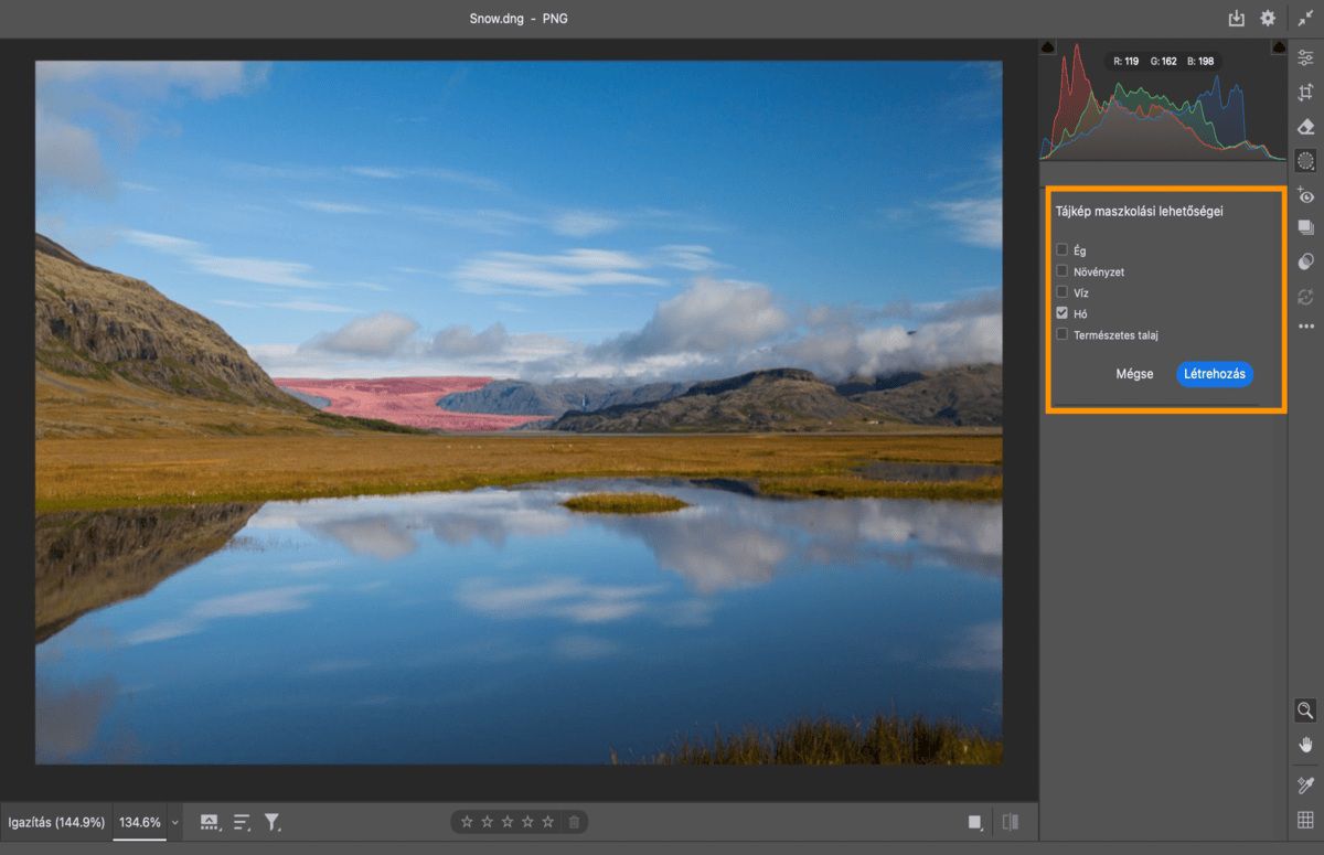 tájképmaszkolási lehetőségek egy hegyekkel és erdőkkel rendelkező tóról készült fényképen