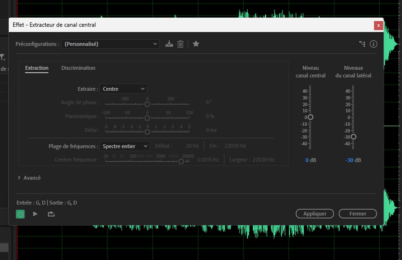 La boîte de dialogue de l'effet Extracteur de canal central est ouverte, et il y a des options d'extraction et de discrimination à utiliser et à ajuster dans les paramètres.
