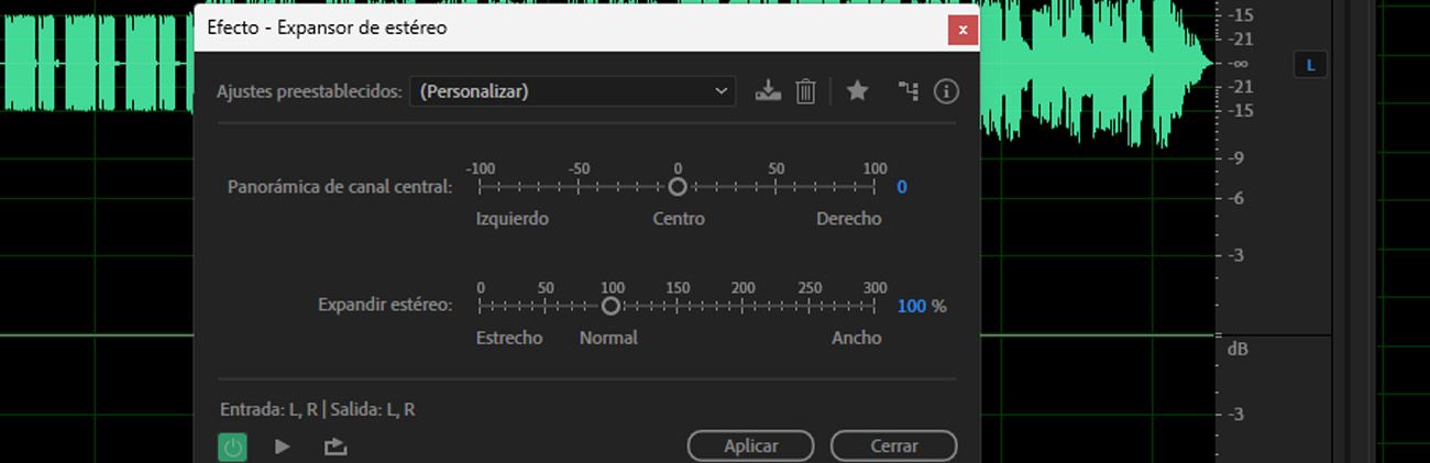 El cuadro de diálogo del efecto Expansor estéreo está abierto y hay options para ajustar Panorámica del canal central y Expansión estéreo.