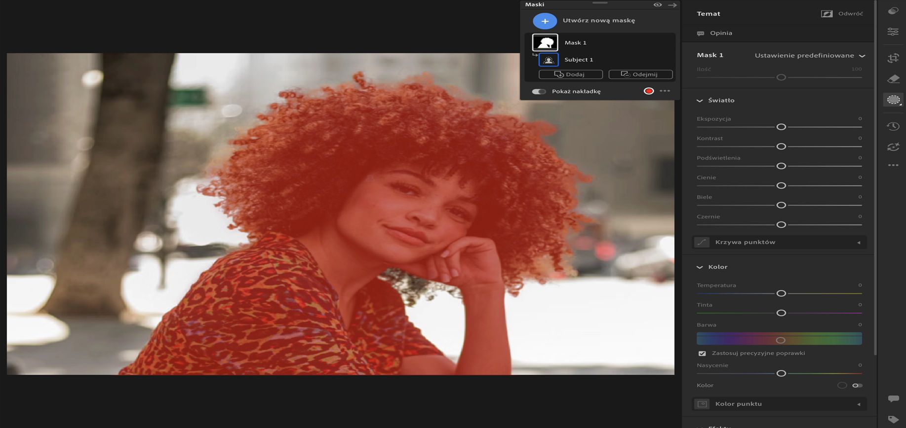 Interfejs Wybierz obiekt w Lightroom pokazujący dziewczynę z kręconymi włosami wybraną jako obiekt na zdjęciu.