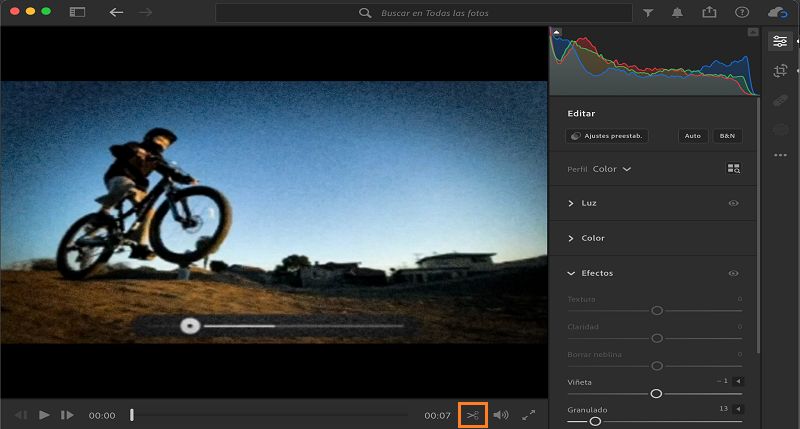 Icono Recortar en la parte inferior derecha del panel Cronología.