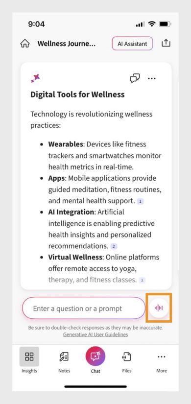 Acrobat PDF Spaces Insights-dashbordet viser en uthevet taleknapp ved siden av hjelpetekstfeltet.