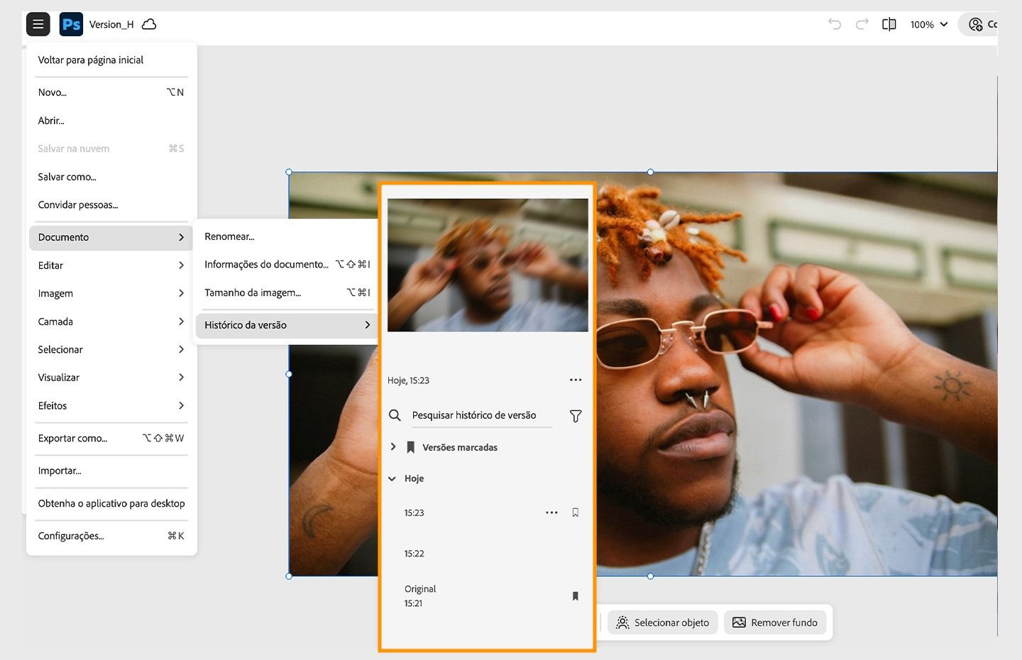 O painel Histórico de versões exibe as versões do documento, que podem ser facilmente restauradas para edições adicionais.