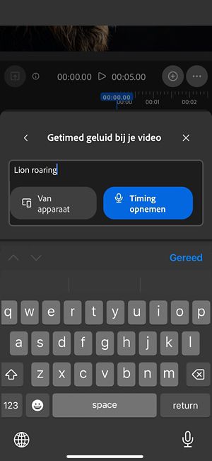 Getimed geluid bij je video heeft een tekstopdracht met de opties om een audiobestand te uploaden vanaf het apparaat of het direct op te nemen in de web-app.